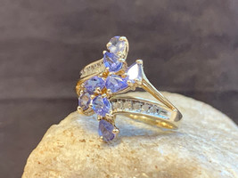 10K Yellow Gold Ring 3.02g Fine Jewelry Sz 7 Band Purple Stone Clear Accent Pave - £160.32 GBP