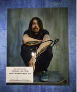 Dave Grohl Hand Signed Autograph 8x10 Photo - £125.86 GBP