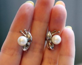 Vintage 14k White Gold Pearl Earrings Screw Clip On Style Cultured 8mm 4.5g - £153.95 GBP