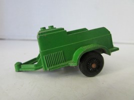 Vtg Diecast Tootsie Toy Hitched Trailer Green 2.5" L Two Wheels Nice H2 - $3.62