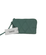 NWT Vera Bradley Essential Zip Wristlet Beryl Green Quilted - $609.84 MXN