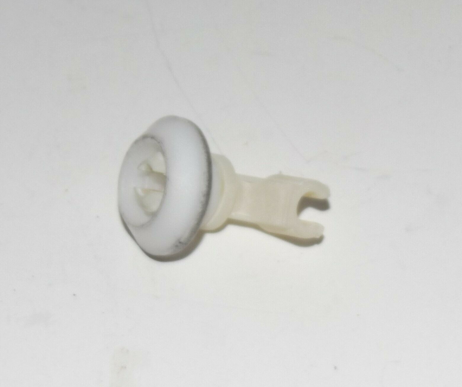 Primary image for Frigidaire Dishwasher : Upper Dishrack Roller (5304407064 / 154522902) {P4142}