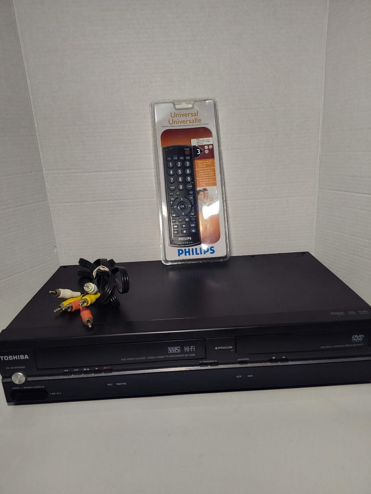 Toshiba SD-V296 DVD/VCR Combination Player - Black - PARTS ONLY - NO REMOTE - $34.64