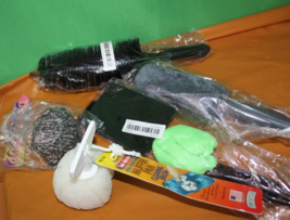5 Piece Assorted Handheld Scrubbers Cleaners Sponges Brushes Microfiber - £19.46 GBP