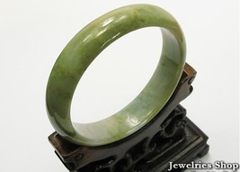 Elegant Natural  Yellow Green Jade Bangle 58mm - £55.74 GBP