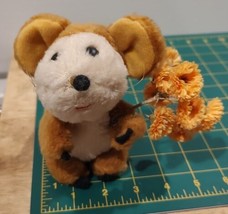 Kamar Vintage Plush Mouse Brown &amp; White Holding Flowers - 6&quot; Tall - £18.94 GBP