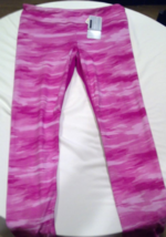 NWT Under Armour Studio Fitted Leggings Women&#39;s Pink Camo Large - £55.81 GBP