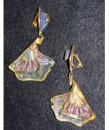 VINTAGE UNGARO FLOWER DANGLE CLIP-ON EARRINGS - PASTEL TINTED GLASS/PLEXI - $1,803.24 MXN