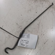 Chevy Trailblazer Hood Support Prop Rod  2021 2022 2023 2024 2025 - $393.12 MXN