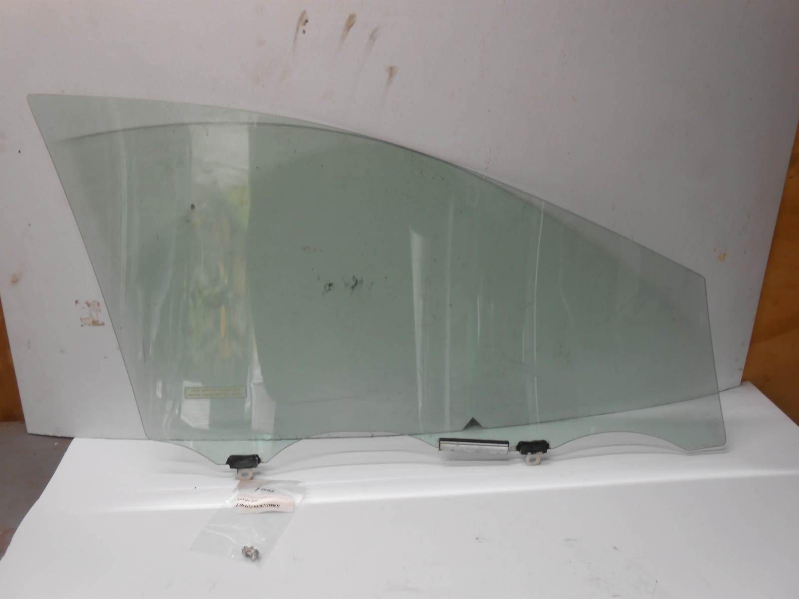 2007 Toyota Prius Front Left LH Driver side Door Window Glass - $74.99