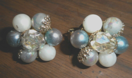 Faux Tri-Color Beads Silver Tone Verdigree Set Cluster Clip Earrings MCM Japan - £8.73 GBP