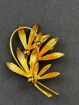 Vintage Goldtone Leaves w Goldtone Beads &amp; Loop Brooch Pin – 1 and 3/8th’s x 2 a - £10.29 GBP