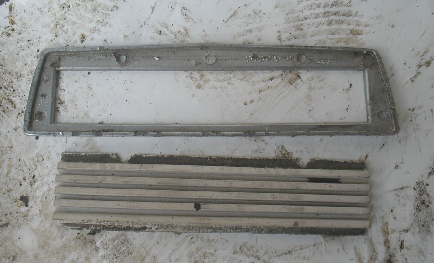 1974 Carver 25&#39; Boat OMC 225 GM 307 5.0L Pair Of Step Pads - $11.88