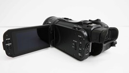 Canon XA70 UHD 4K30 Camcorder with Dual-Pixel Autofocus  image 5