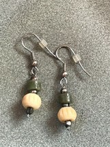 Estate Rustic Olive Green &amp; Carved Cream Silvertone Bead Dangle Earrings for Pie - £9.00 GBP
