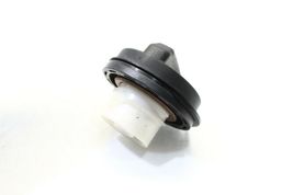 2005-2009 SUBARU LEGACY GT FUEL GAS CAP P3369 image 4