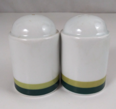Vintage White With Green Stripe Bottom Salt &amp; Pepper Shakers - $199.57 MXN