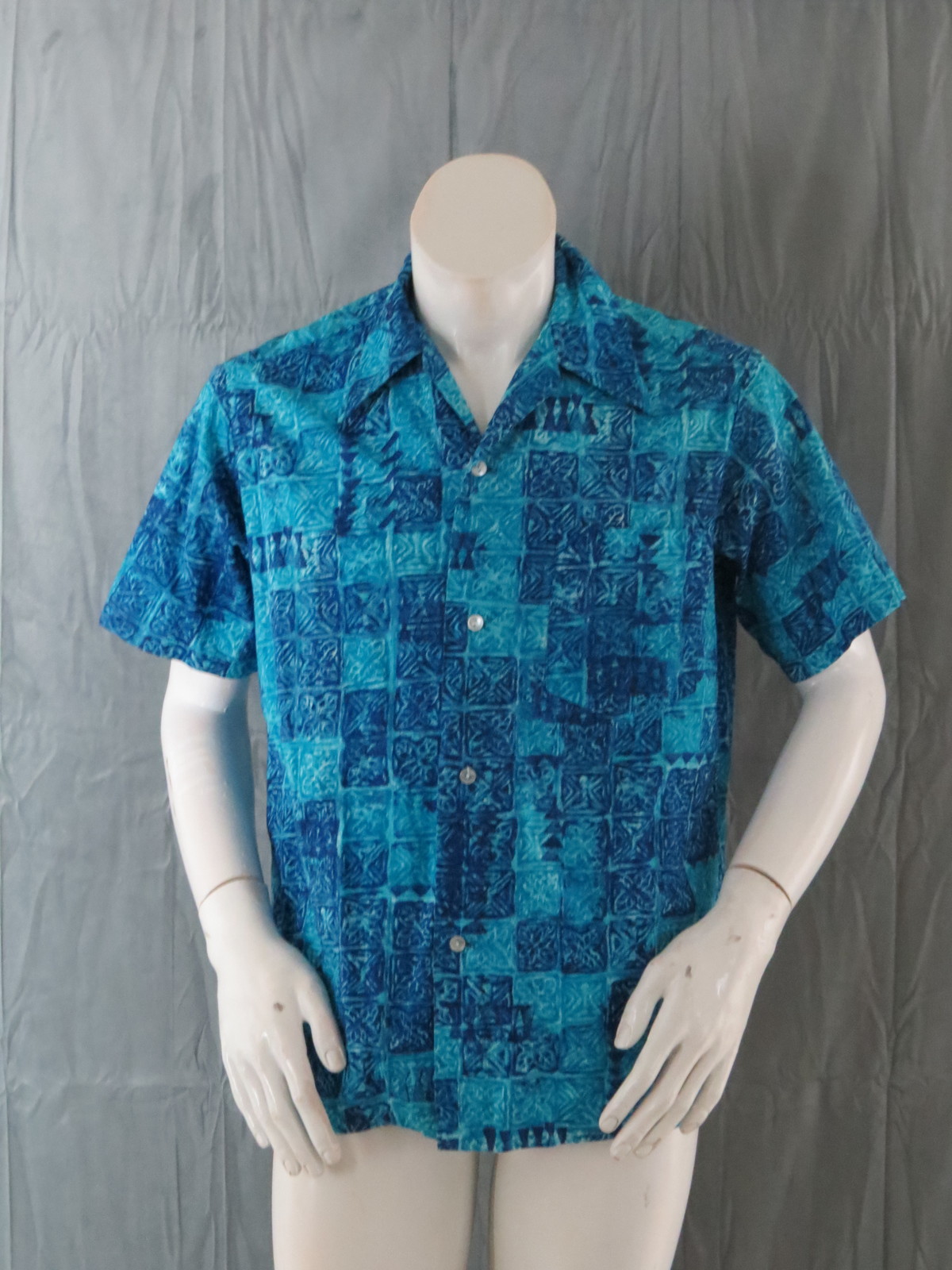 Primary image for Vintage Hawaiian Aloha Shirt - Square Tribal Pattern Made in Hawaii - Men's Med