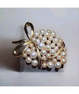 Vintage Marvella Gold Tone Pearl Brooch Pin Robbon Graduated Cluster Signed - $16.82