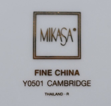 Image 1 of Mikasa Cambridge Dinner Plate Y0501 Fine China Heavy Gold Glossy White