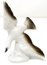 Black Beak Seagull Figurine German Porcelain Dark Gradient Wings Spread ... - $15.15
