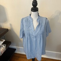 Tahari Light Blue Short Sleeve Shirt Size M - $19.80