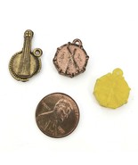 Vintage Cracker Jack Charms Metal Look Plastic Toy / Prize Lot of 3 Inst... - €12,36 EUR