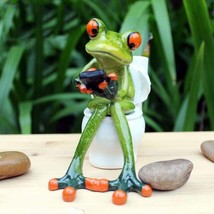 Frog Texting on Toilet Funny Figurine Bathroom/Office Decor - £18.37 GBP
