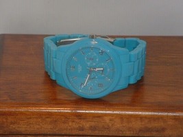 Pre-Owned Women’s Blue Guess W11603L5 Analog Sports Watch - £31.10 GBP