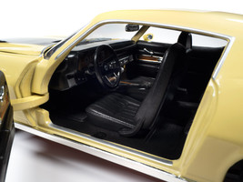 1972 Chevrolet Camaro RS Z28 Cream Yellow with Black Stripes &quot;American Muscle&quot; S - £100.31 GBP