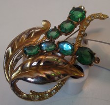 Vintage Goldtone &amp; Green Stone Brooch, Unbranded apx 3&quot; X 1.75&quot;  Eyecatc... - $24.75