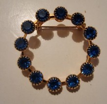 Vintage Brooch Pinback Pin Sapphire Rhinestone Circle Gold Tone Blue - $19.59