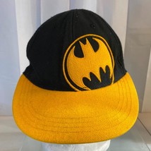 Batman Black &amp; Yellow Embroidered Logo DC Comics Fitted Hat Size L/XL - £11.86 GBP