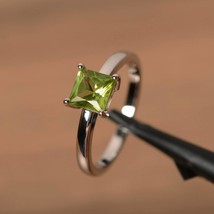 green peridot ring princess cut gemstone ring August birthstone ring engagement - £36.86 GBP