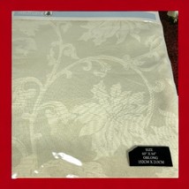 Christmas Tablecloth Poinsettia Damask Ivory 60&quot; X 84&quot; Oblong Dining Open Pkg - £12.19 GBP
