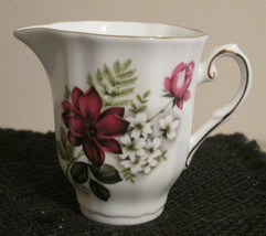 ROYAL GRAFTON CREAMER ENGLAND  3.25&quot; TALL - $292.38 MXN
