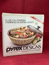 New Pyrex Designs 1.5qt Dish Covered Casserole In Rattan Basket Nib Vtg Corning - $24.26