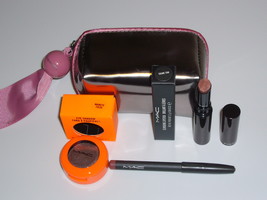 MAC Cosmetics 4 PCS Bag Lipstick Eye Shadow Set  - £29.77 GBP