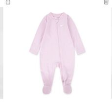 Nike Baby Boys or Baby Girls Essentials Footed Coverall - €16,46 EUR