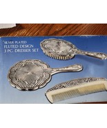 Silver Plated Fluted Design 3 Pc Dresser Set - €13,76 EUR