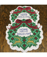 Vintage place mats home for the holidays pixel wreath vinyl placemat set  - $370.25 MXN