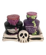 Poison 22340 Salt and Pepper Shaker Set on Skull Dish Ceramic Blue Sky - $437.24 MXN