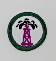 VINTAGE Girl Scout Junior Badge OIL UP Original Design Green Boarder - £2.73 GBP