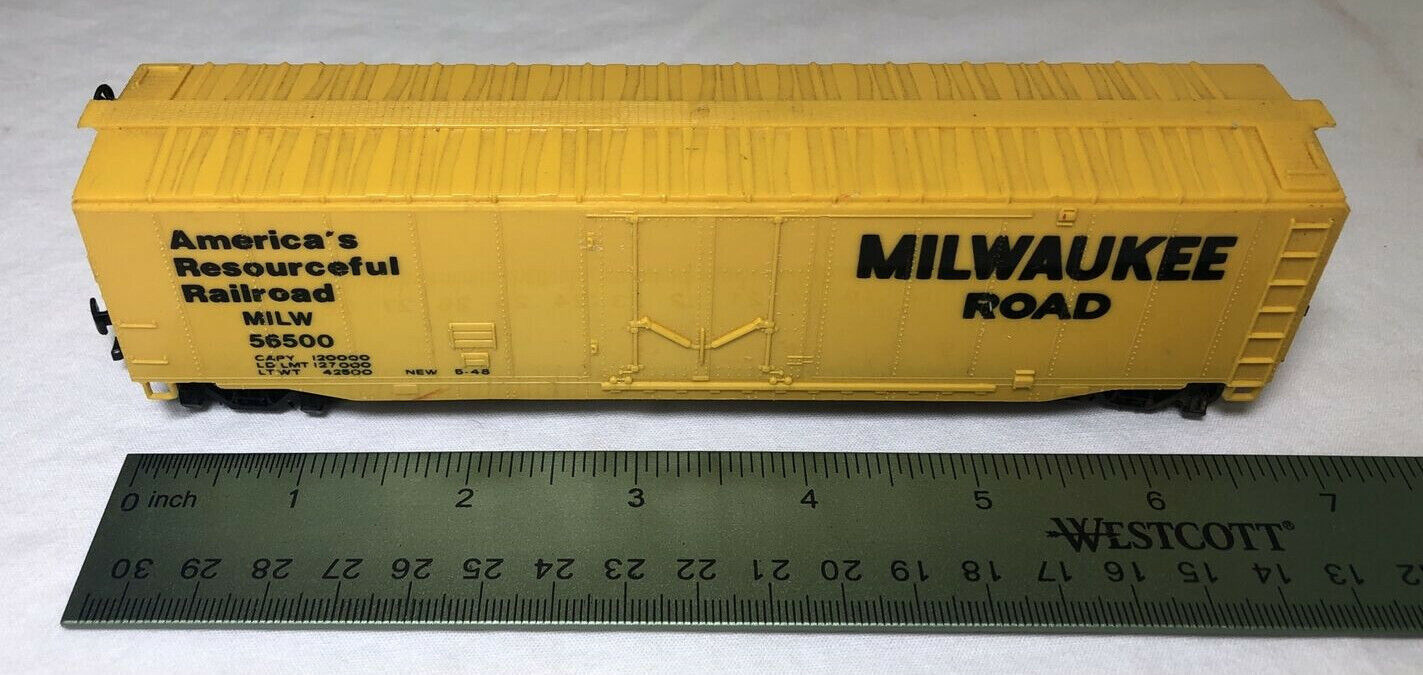Bachmann HO Milwaukee Road Freight Car - $7.80