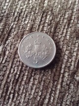 UNITED KINGDOM - GREAT BRITAIN ENGLAND 1990 5 PENCE COIN - $2.97