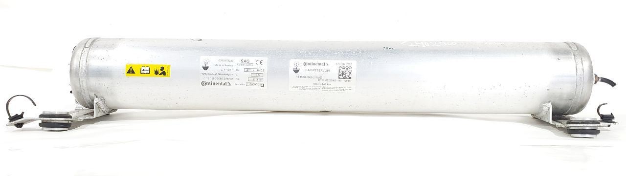 2018 Maserati Levante OEM 6700375210 Front And Rear Air Reservoir Item image 7
