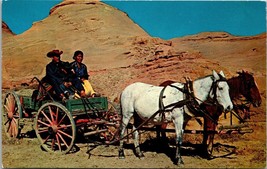 Navajo Indian Family In Their Wagon New Mexico Postcard Unposted - £7.86 GBP