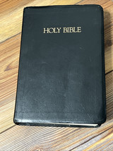 Holy Bible New Revised Standard Version NRSV Black Letter Study Helps Cokesbury - $14.84