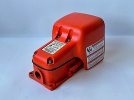 Hercules 531‑SWH0X Heavy‑Duty Foot Switch, SPDT, 20A, Cast Iron - $2,025.16 MXN
