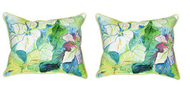 Pair of Betsy Drake White Poinsettia Large Indoor Outdoor Pillows 16x20 - £71.21 GBP